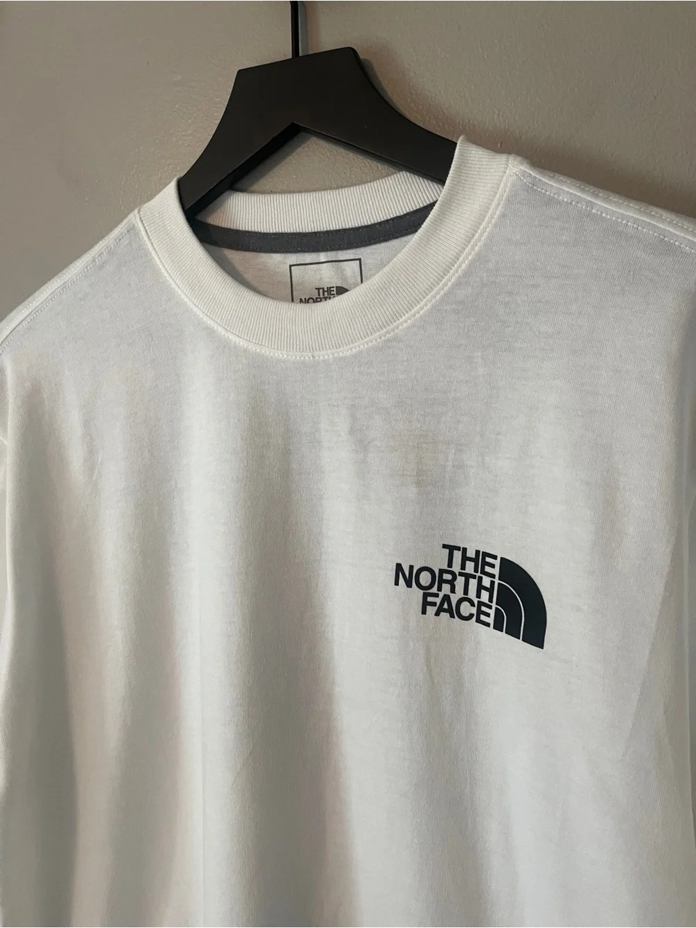New! The North Face Long Sleeve Graphic T-Shirt *2 tiny flaws* Men's Size Medium